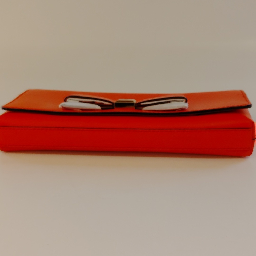 Kate Spade Pink 🩷 Clutch with Silver Bow - Picture 7 of 12